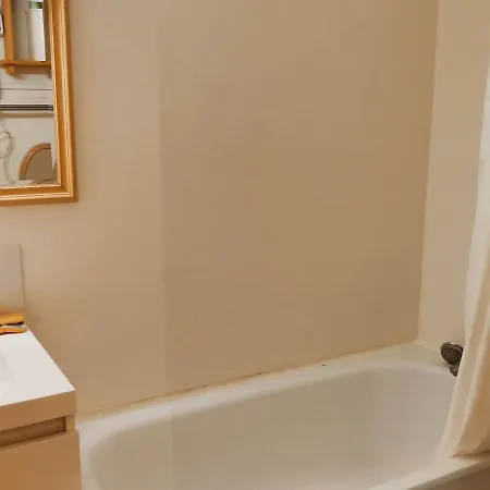 Appartement Cosy 2p 40m² - 6 Pers - Pied Des Pistes Avec Balcons Et Toutes Commodites - Fr-1-689-113 *